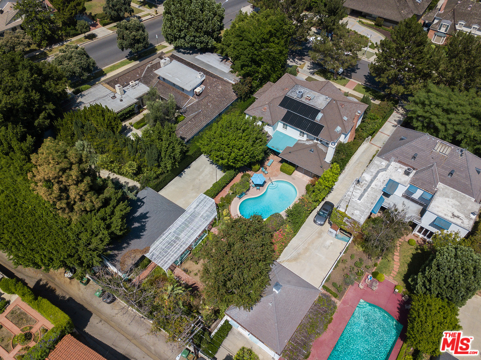 633 Sierra Drive Beverly Hills, CA 90210 - Photo 39 of 42