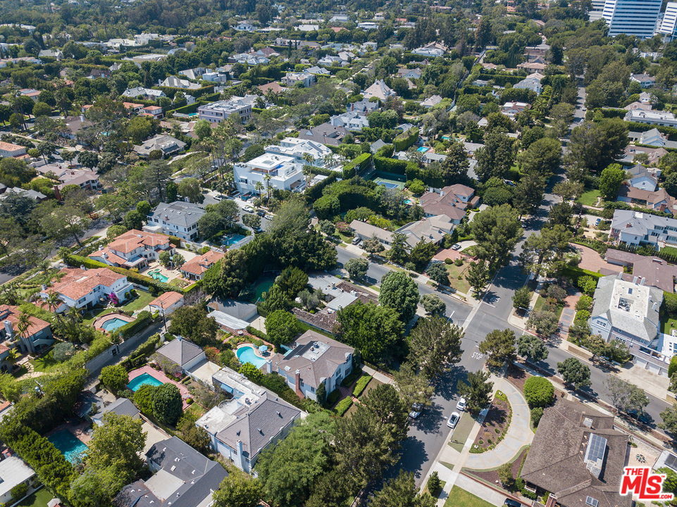 633 Sierra Drive Beverly Hills, CA 90210 - Photo 40 of 42