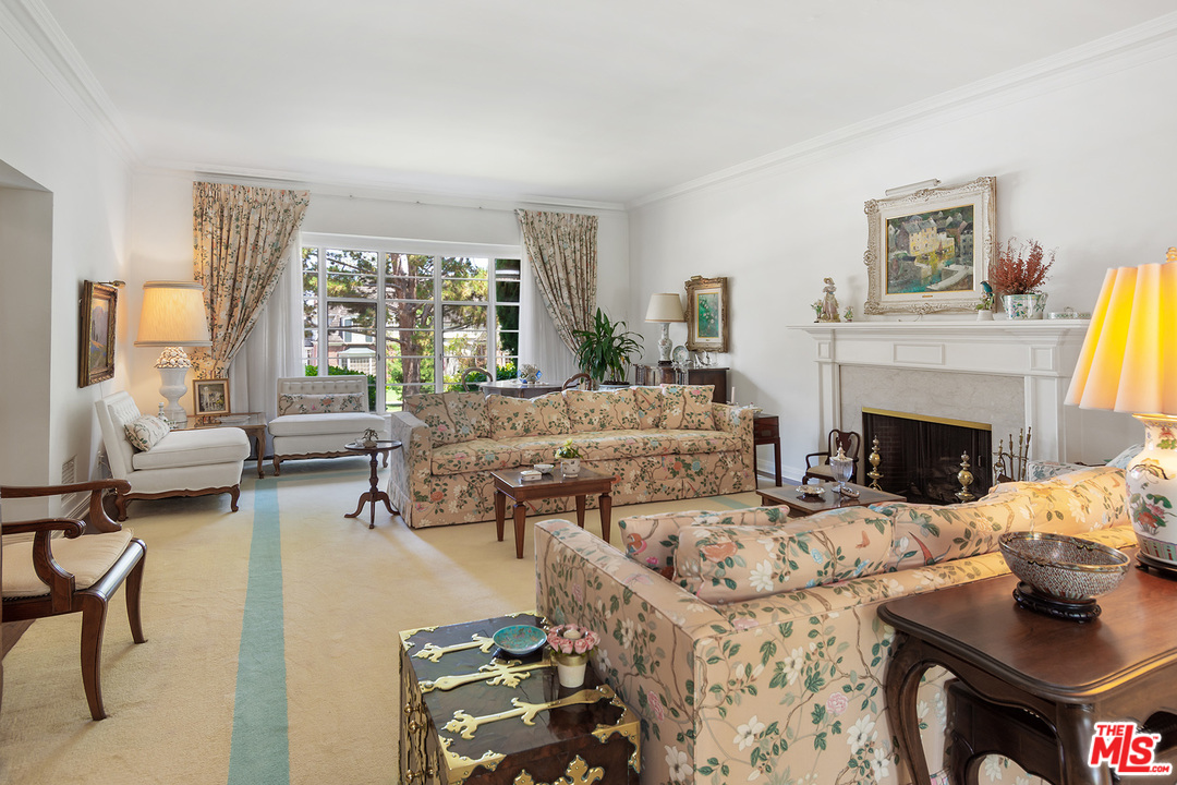 633 Sierra Drive Beverly Hills, CA 90210 - Photo 5 of 42