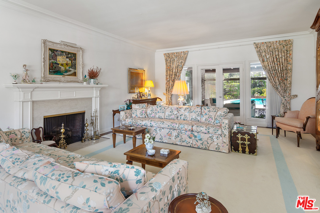 633 Sierra Drive Beverly Hills, CA 90210 - Photo 6 of 42