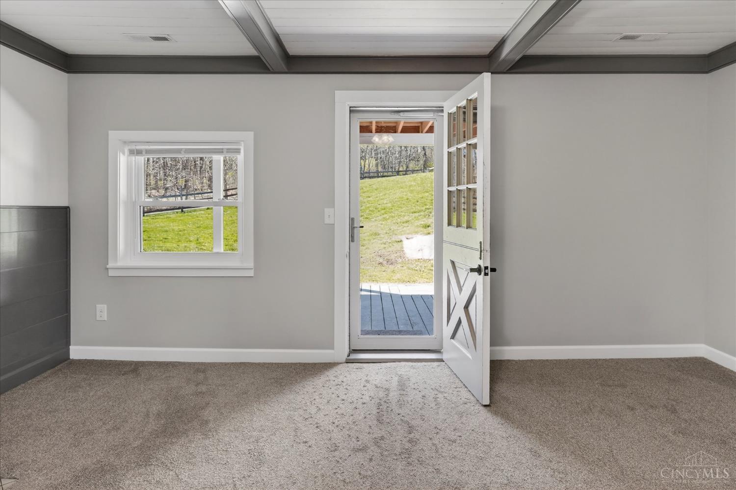 8225 West Prospect Road Hillsboro, OH 45133 - Photo 3 of 49