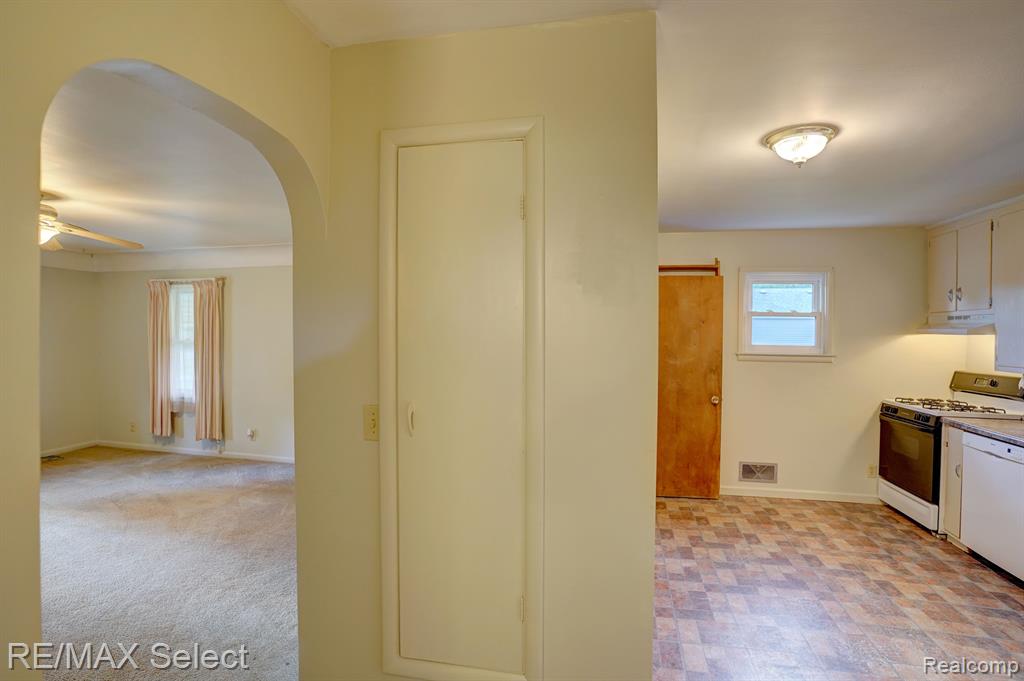 3151 South Center Road Burton, MI 48519 - Photo 14 of 26