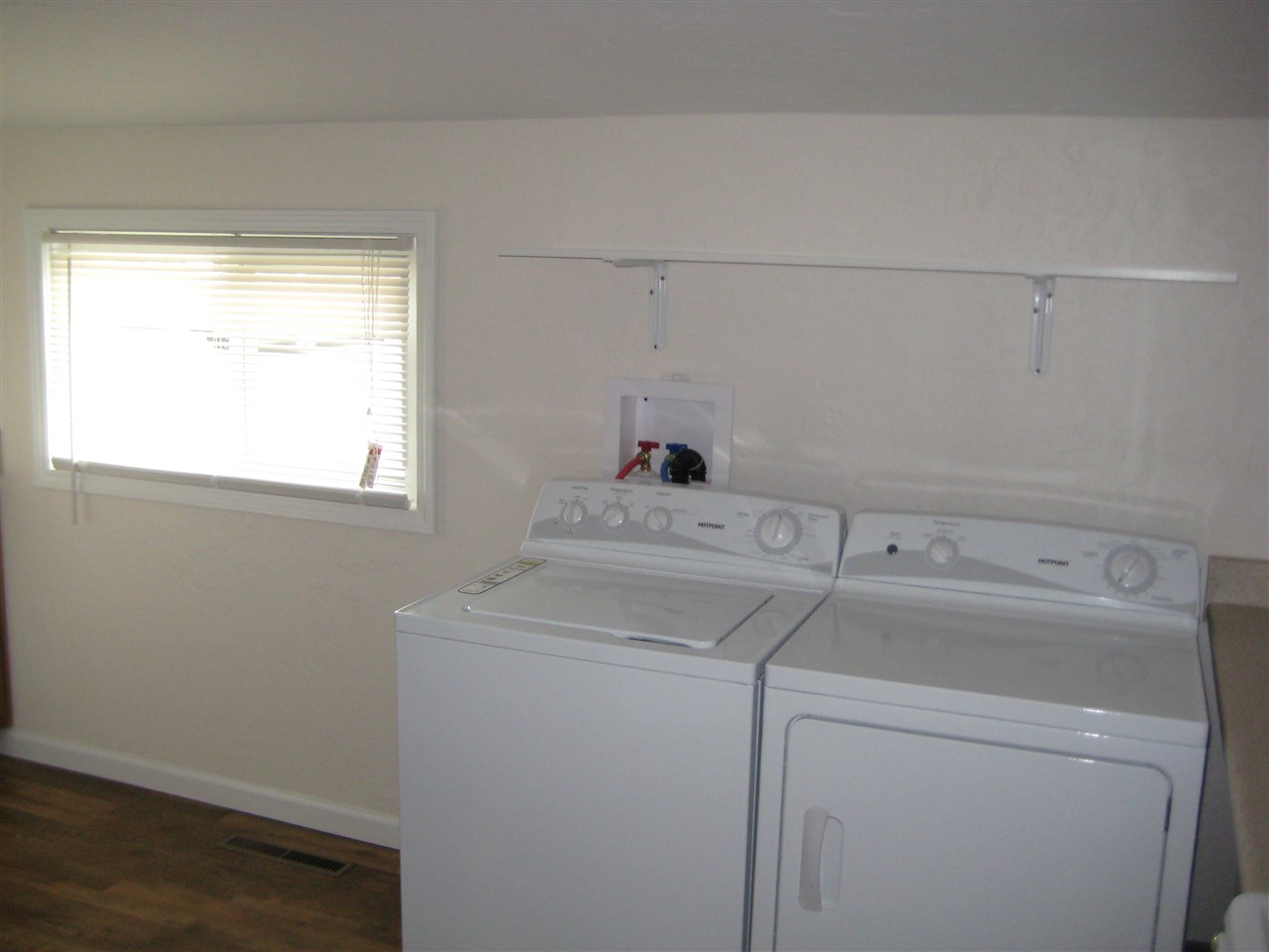 900 West Maple Street Waterloo, IN 46793 - Photo 14 of 15 Gallery Image 14