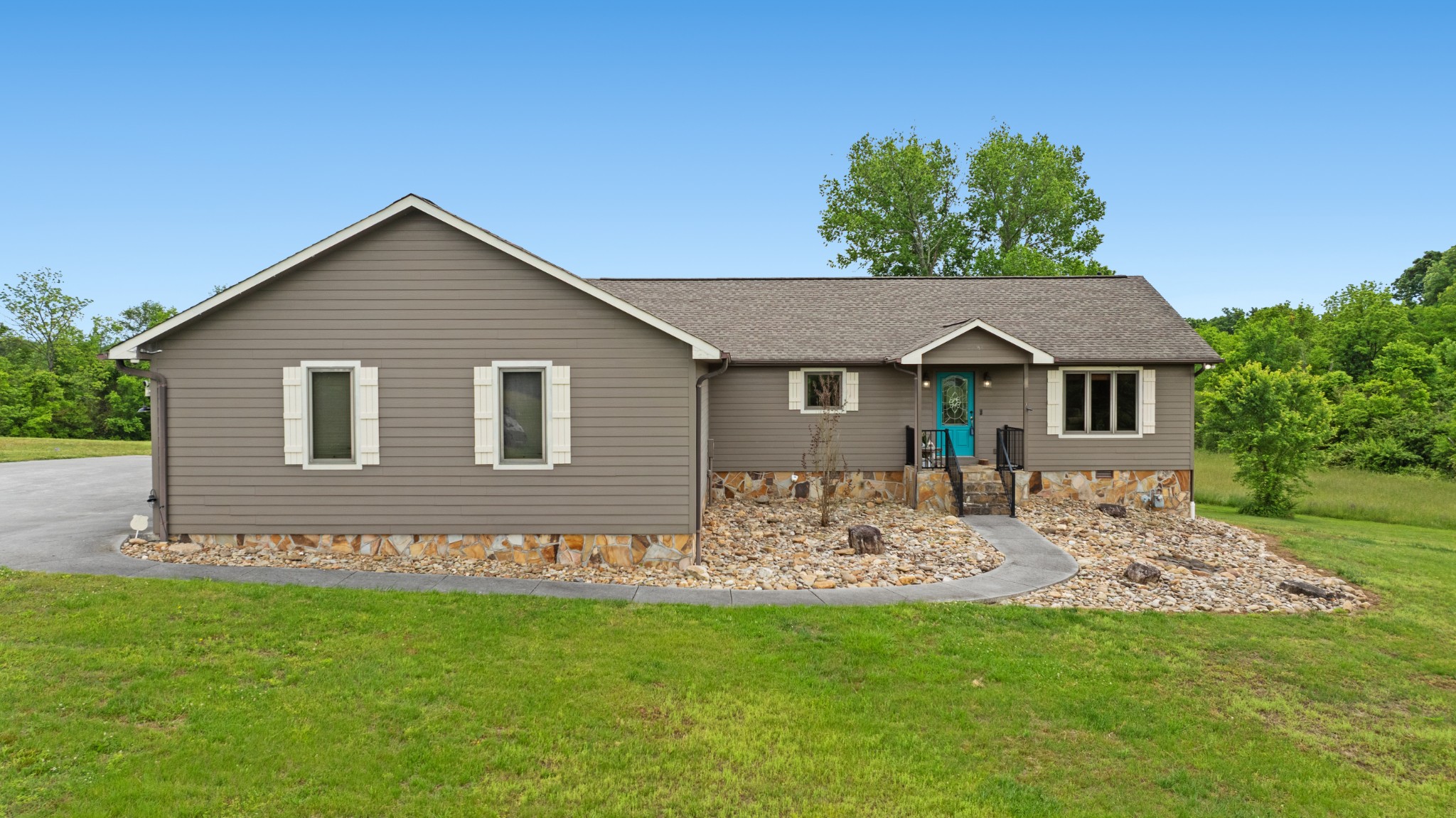 6052 Morganton Road Greenback, TN 37742 - Photo 46 of 54 a house that has a big yard in front of it
