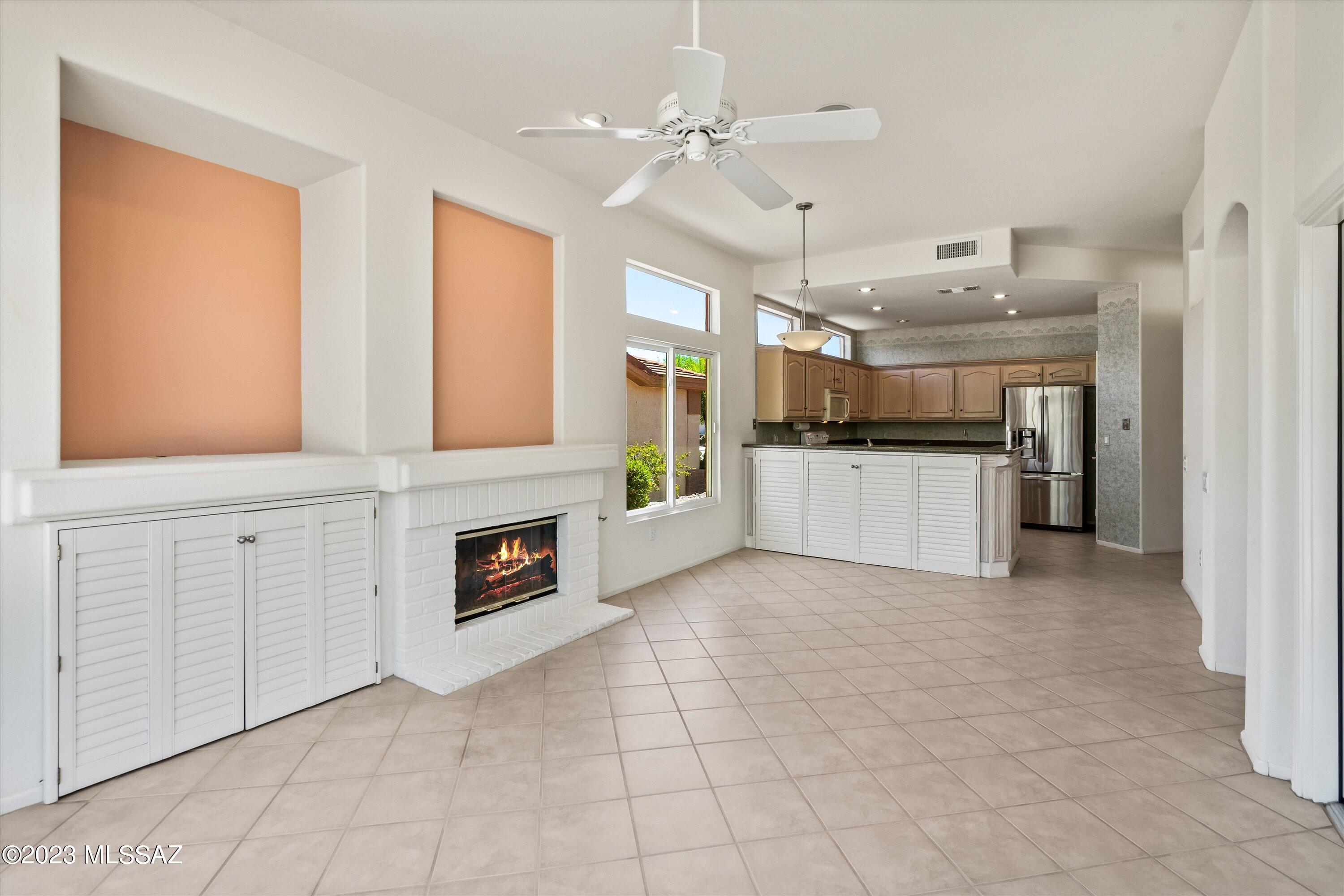 13618 North Pima Spring Way Oro Valley, AZ 85755 - Photo 7 of 34