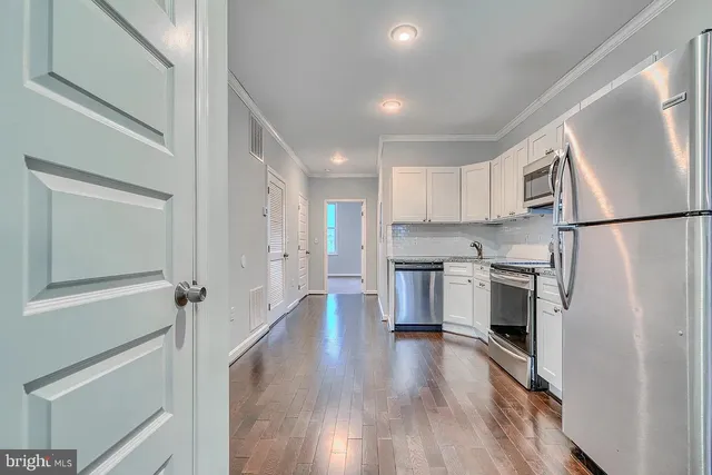 $1,400 | 141 East North Avenue, Unit 3, Baltimore, MD 21202