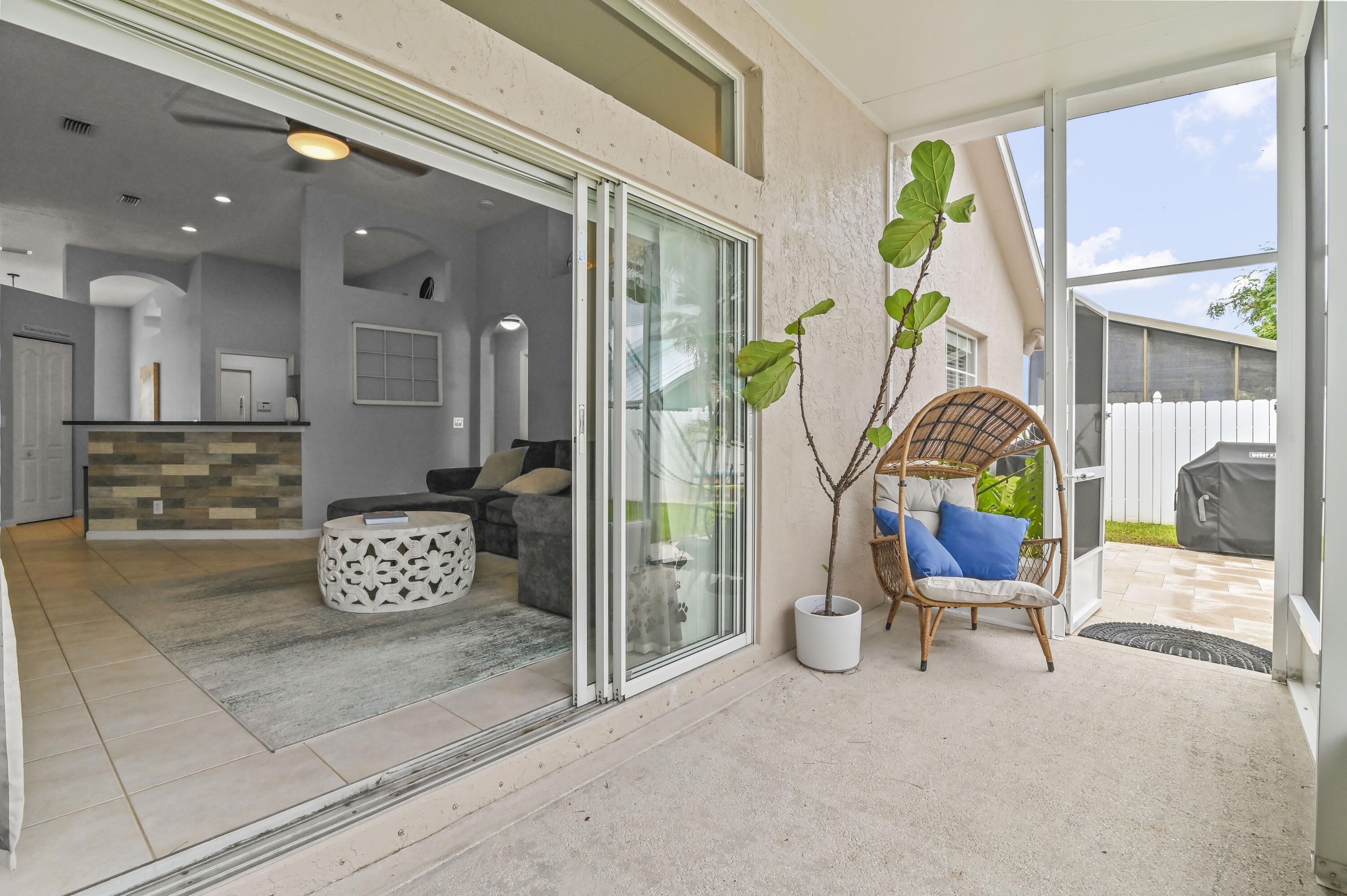 6319 Foster Street Jupiter, FL 33458 - Photo 19 of 24 30 Patio 01