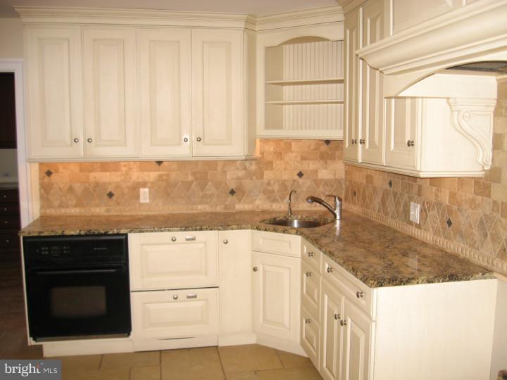 4 Martins Road Newtown Square, PA 19073 - Photo 13 of 25 Kitchen