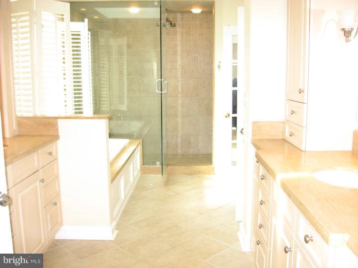 4 Martins Road Newtown Square, PA 19073 - Photo 20 of 25 Master Bathroom