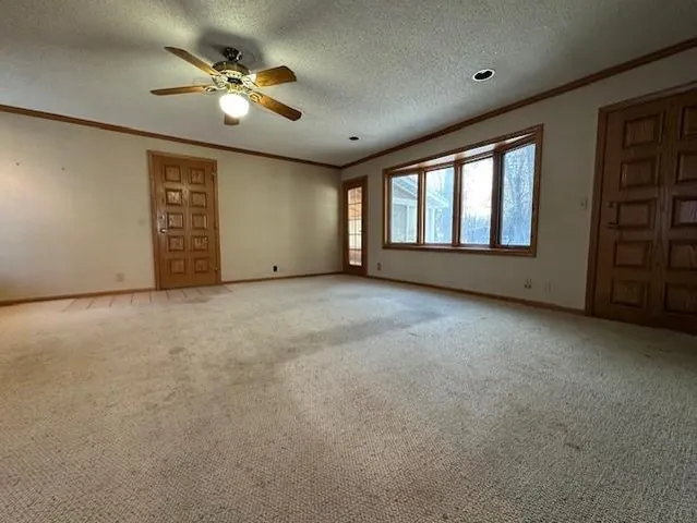 $249,900 | 700 Oakland Place Northeast, Austin, MN 55912