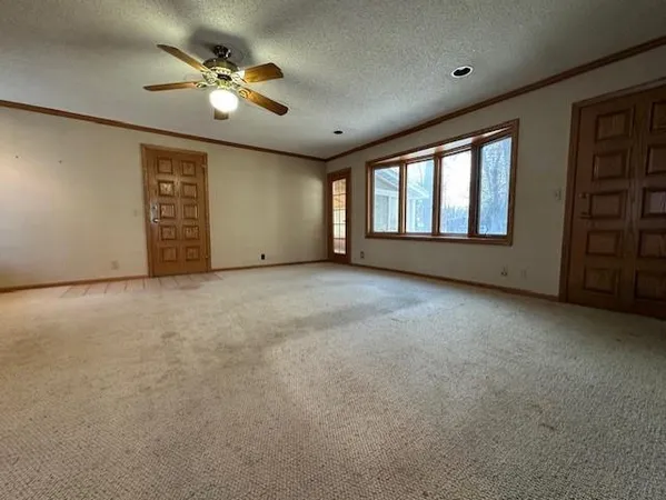 $219,900 | 700 Oakland Place Northeast, Austin, MN 55912