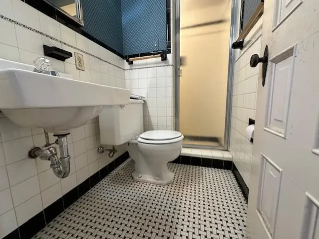 $249,900 | 700 Oakland Place Northeast, Austin, MN 55912