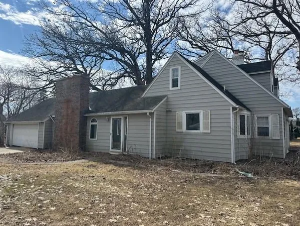 $219,900 | 700 Oakland Place Northeast, Austin, MN 55912