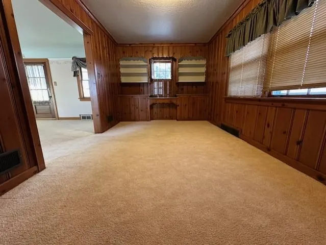 $249,900 | 700 Oakland Place Northeast, Austin, MN 55912