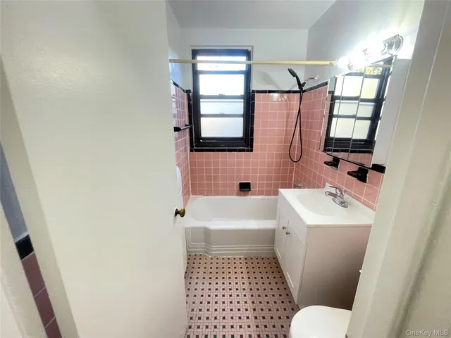 $2,100 | 17 Rockledge Road, Unit 2B, Hartsdale, NY 10530
