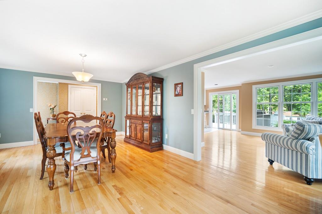681 Shaker Road Longmeadow, MA 01106 - Photo 5 of 31