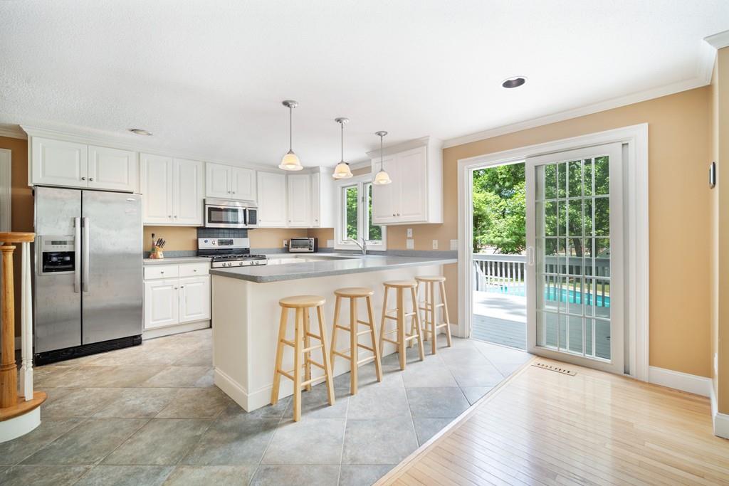 681 Shaker Road Longmeadow, MA 01106 - Photo 7 of 31