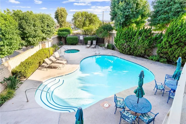 $570,000 | 2700 East Panorama Drive, Unit 402, Signal Hill, CA 90755