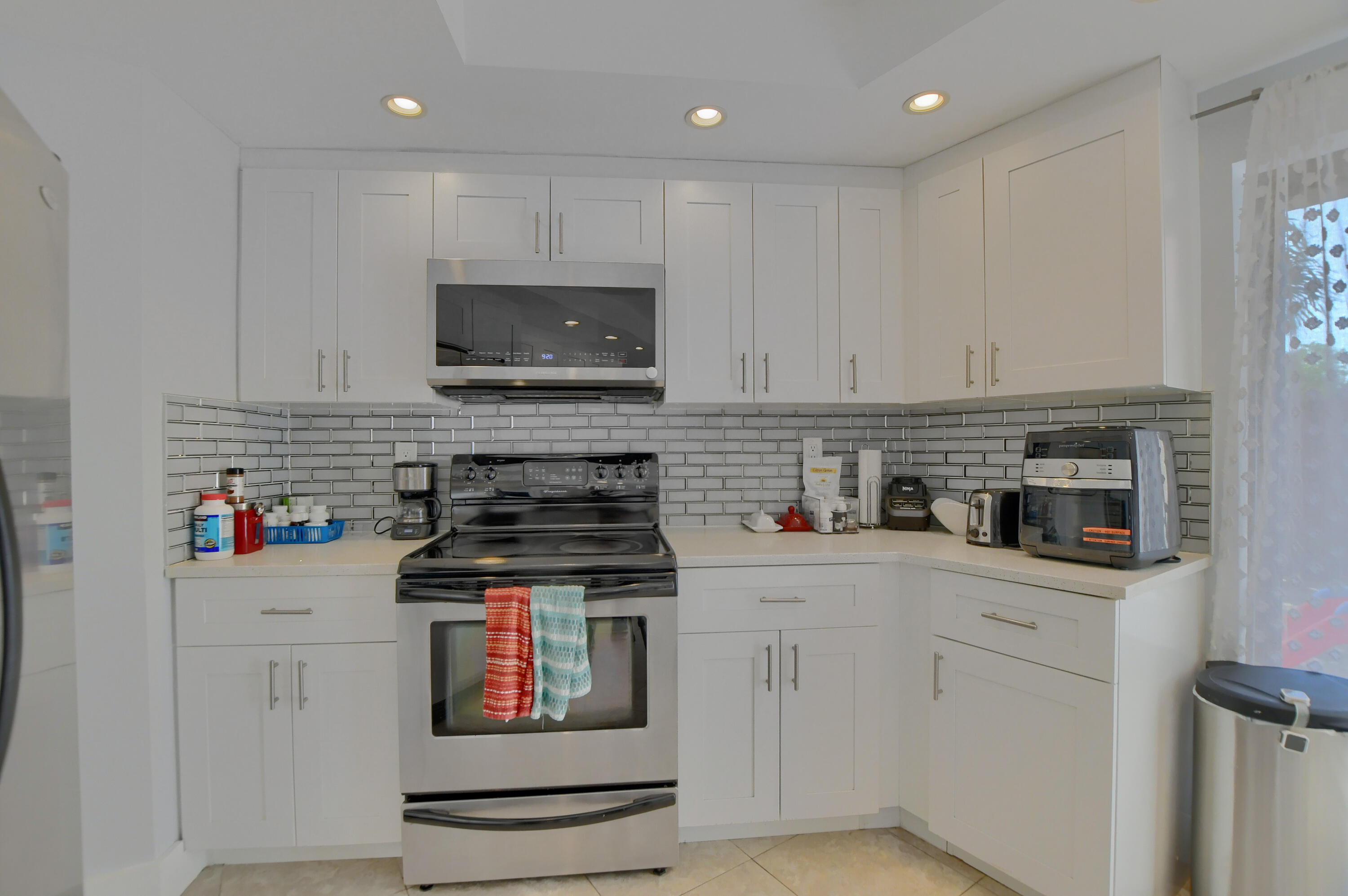 8110 Thames Boulevard, Unit C Boca Raton, FL 33433 - Photo 4 of 17 10_ebf_2050-hdr(5)