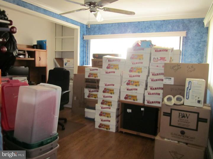 25 Roving Road Levittown, PA 19056 - Photo 14 of 20