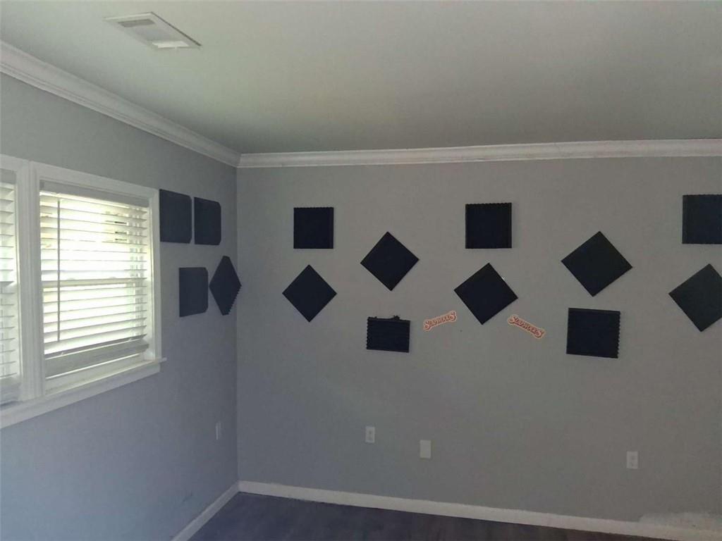 1032 Valley View Road Southeast Atlanta, GA 30315 - Photo 14 of 25