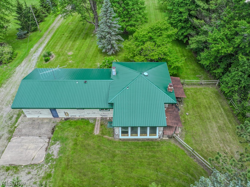 14161 Radcliffe Road Chardon, OH 44024 - Photo 3 of 39