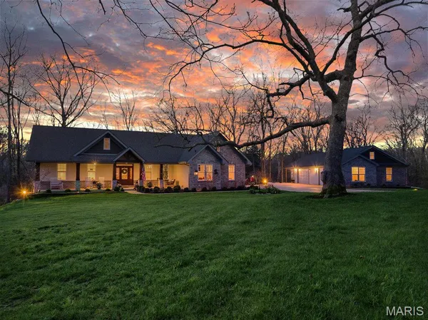 $949,900 | 30 Woodbine Court, Troy, MO 63379