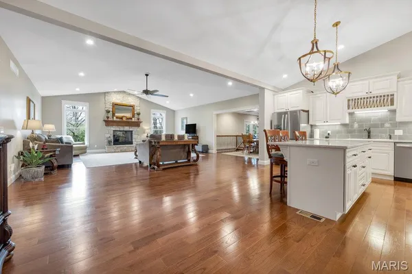 $949,900 | 30 Woodbine Court, Troy, MO 63379