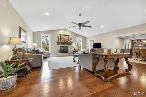 $949,900 | 30 Woodbine Court, Troy, MO 63379