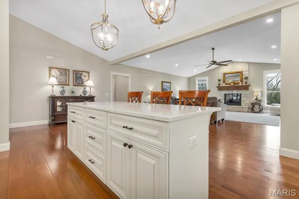 $949,900 | 30 Woodbine Court, Troy, MO 63379