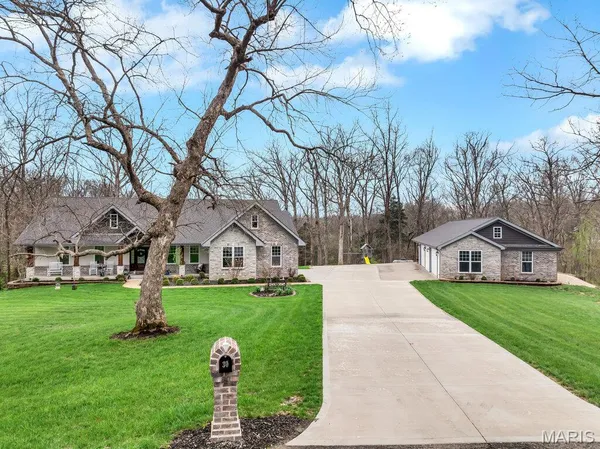 $949,900 | 30 Woodbine Court, Troy, MO 63379