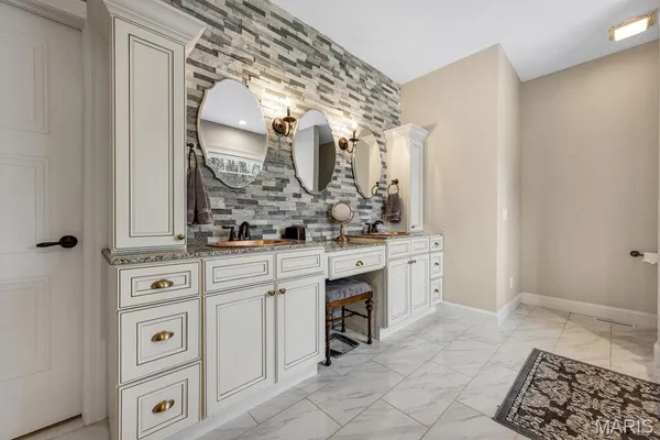 $949,900 | 30 Woodbine Court, Troy, MO 63379