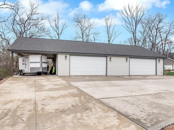 $949,900 | 30 Woodbine Court, Troy, MO 63379