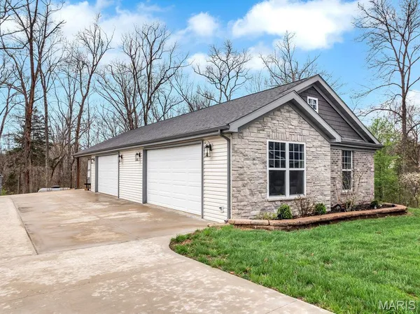 $949,900 | 30 Woodbine Court, Troy, MO 63379