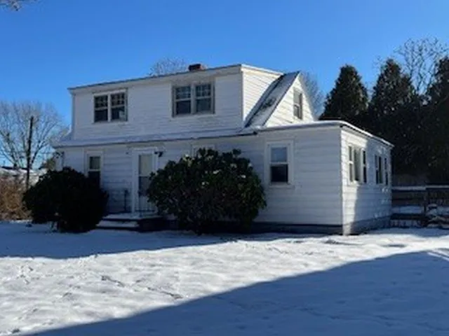 $525,000 | 1360 Woodbury Avenue, Portsmouth, NH 03801