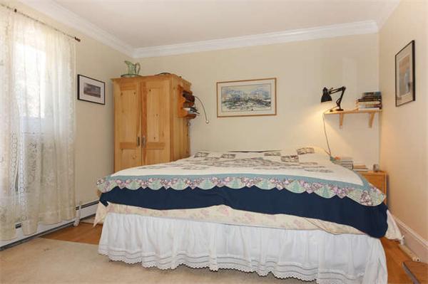 8 Durant Road Wellesley, MA 02482 - Photo 7 of 26