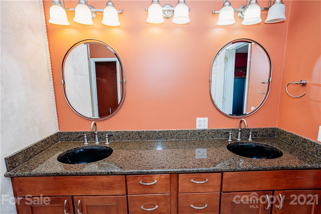 418 Bailey Road Candler, NC 28715 - Photo 19 of 47 Gallery Image 19