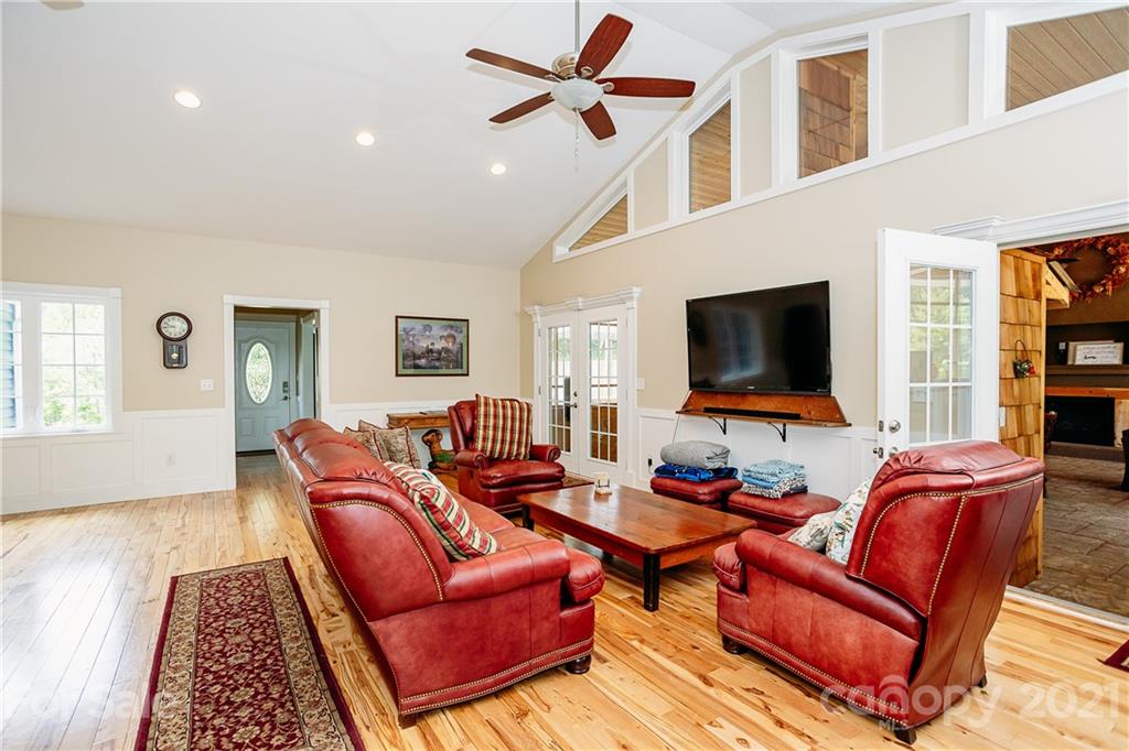 418 Bailey Road Candler, NC 28715 - Photo 6 of 47 Gallery Image 6