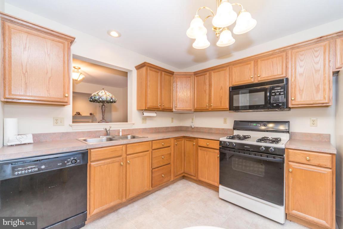 109 Sutherland Road Lancaster, PA 17603 - Photo 12 of 27 Gallery Image 12