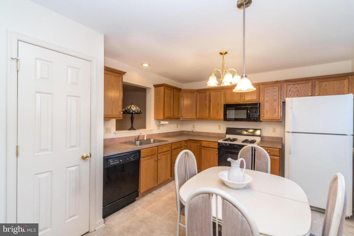 109 Sutherland Road Lancaster, PA 17603 - Photo 10 of 27 Gallery Image 10