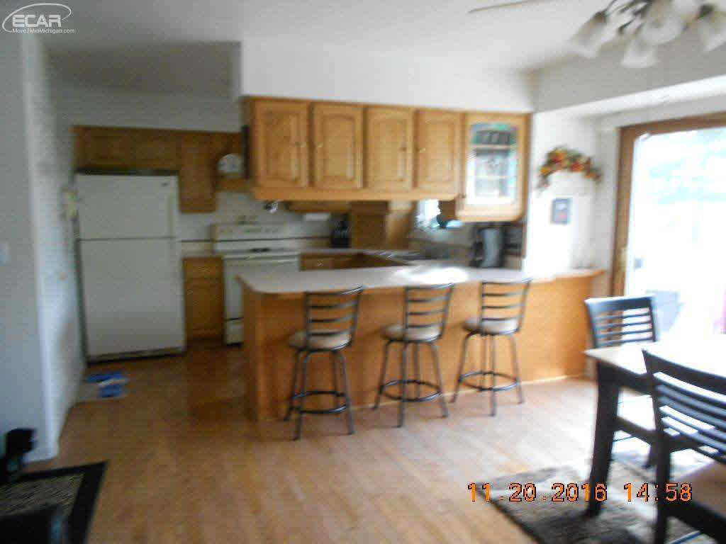 6275 North Henderson Road Columbiaville, MI 48421 - Photo 7 of 32 21239071-6.JPG