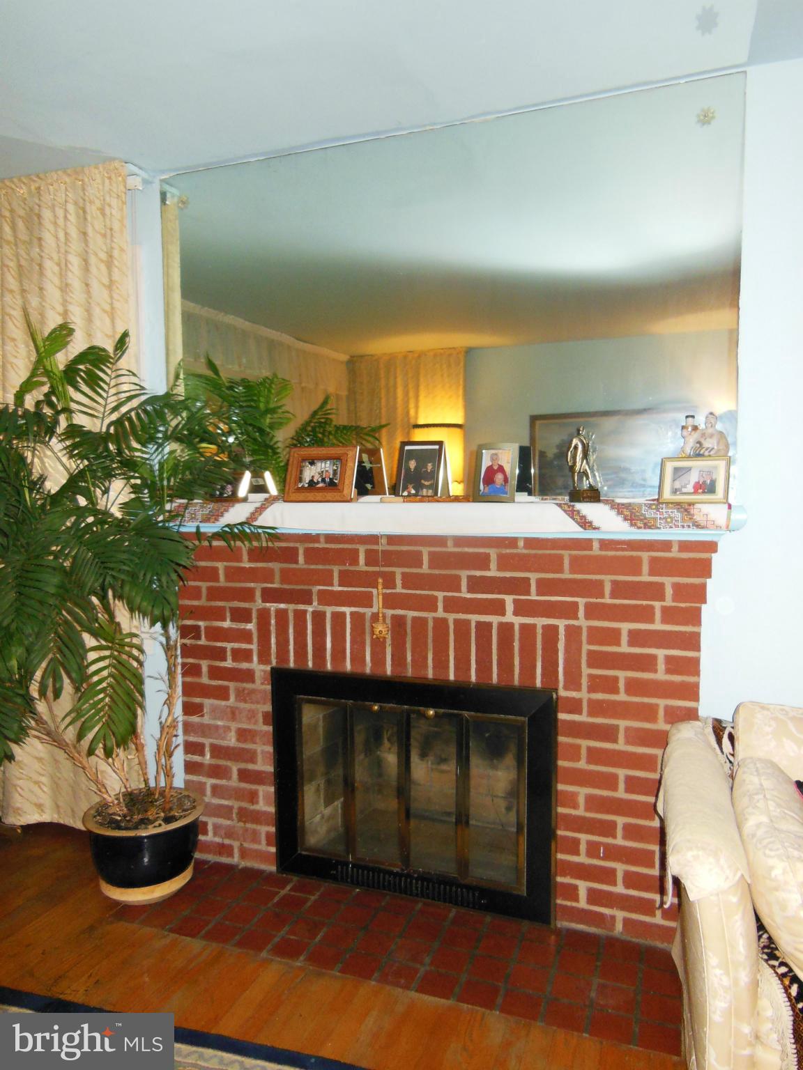 9014 Sudbury Road Silver Spring, MD 20901 - Photo 23 of 29 Living Room