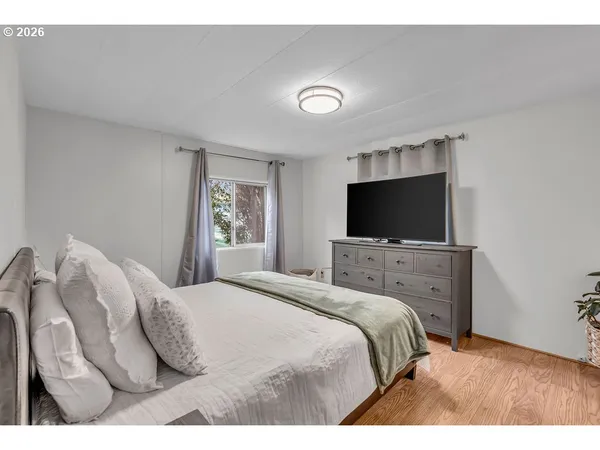$135,000 | 16000 Southeast Powell Boulevard, Unit 68, Portland, OR 97236
