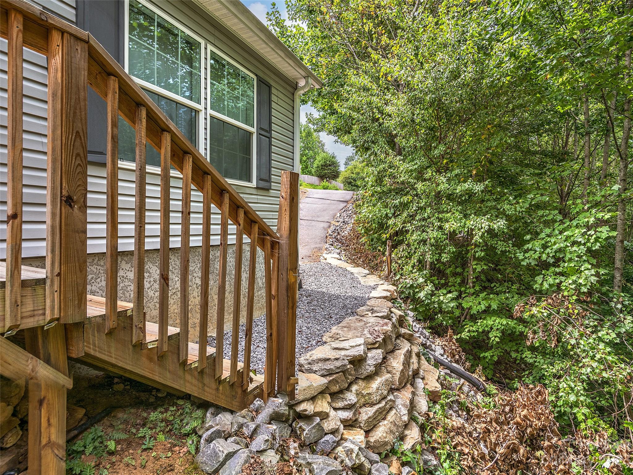 24 Goose Creek Road Swannanoa, NC 28778 - Photo 2 of 13 Gallery Image 2