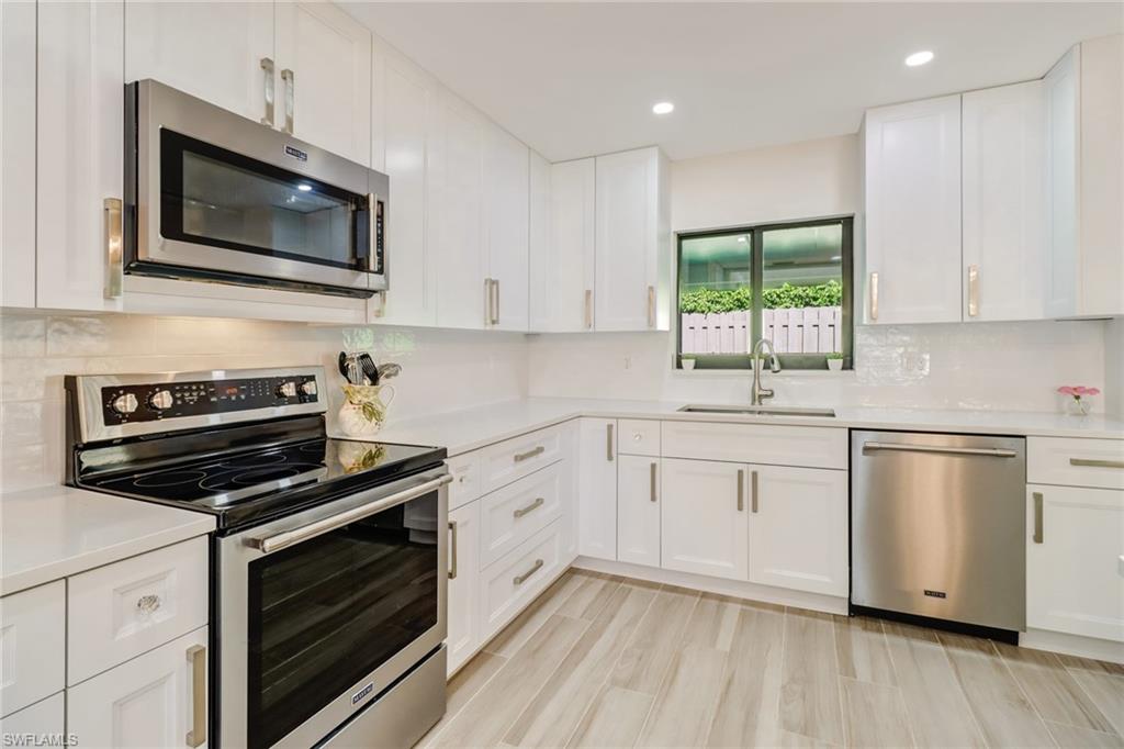 782 Reef Point Circle, Unit 60 Naples, FL 34108 - Photo 14 of 26 Gallery Image 14