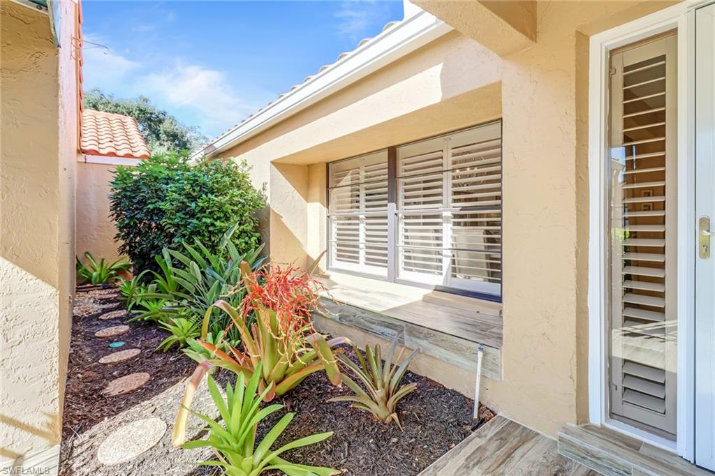 782 Reef Point Circle, Unit 60 Naples, FL 34108 - Photo 4 of 26 Gallery Image 4