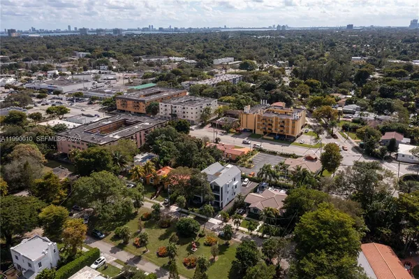 $2,750 | 320 Northeast 126th Street, Unit 32, North Miami, FL 33161