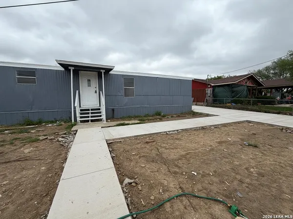 $1,200 | 1563 Avenida Encuentro, Eagle Pass, TX 78852