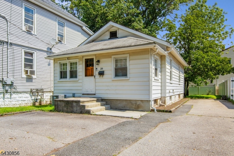 28 Cedar Grove Road Little Falls, NJ 07424 - Photo 2 of 25 Gallery Image 2