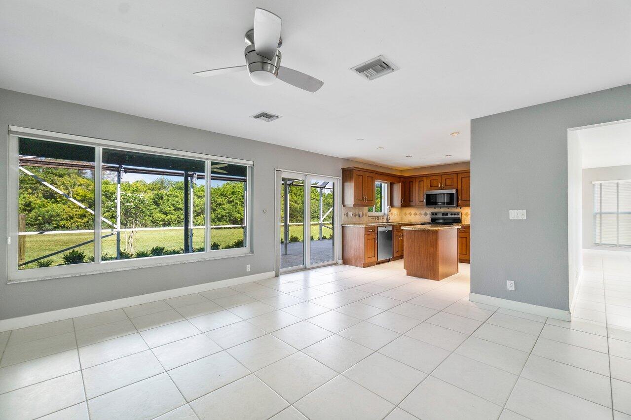 22540 Middletown Drive Boca Raton, FL 33428 - Photo 11 of 29 Family-Kitchen